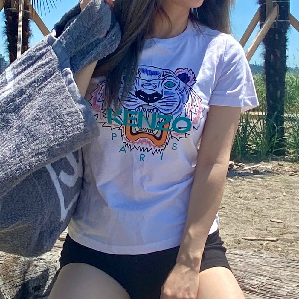 Sold! ✈️KENZO tiger T-shirt